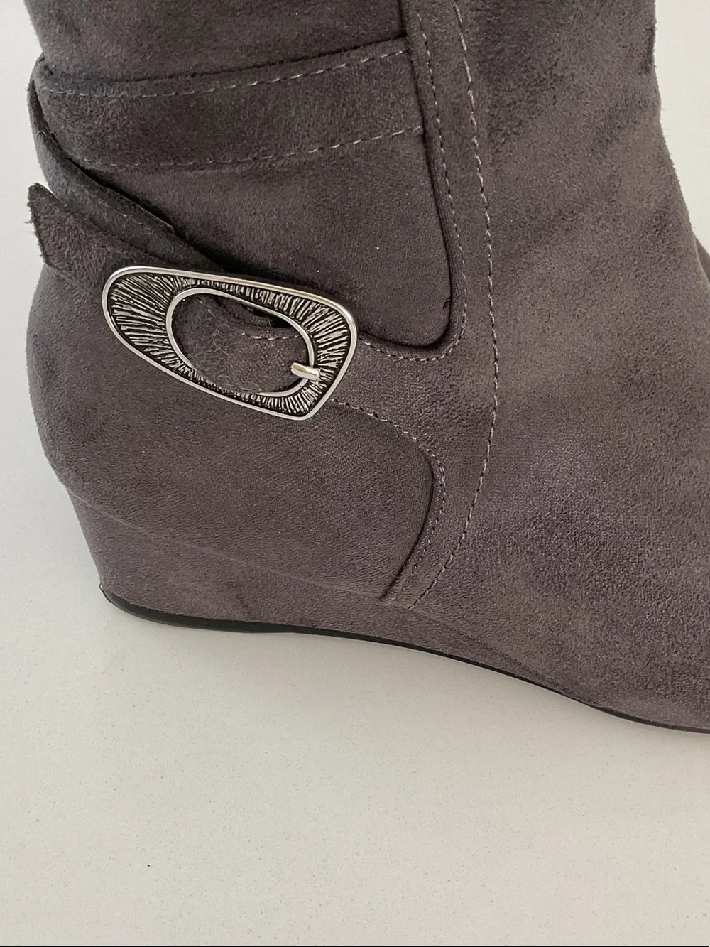 Impo sleek suede
